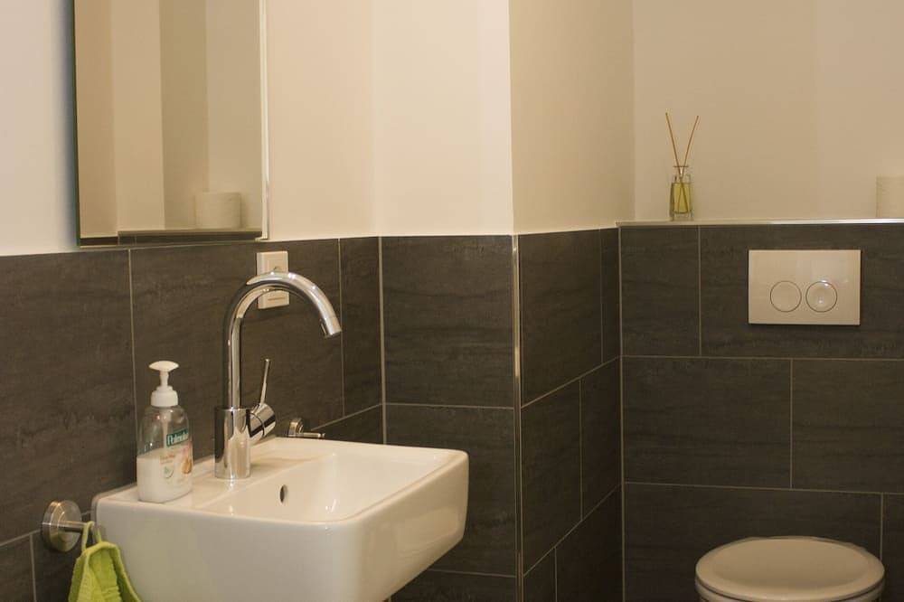 Ganze Wohnung, Moderne Ferienwohnung mit Blick auf Pferdeweiden und Innenhof in Geldern, Niederrhein