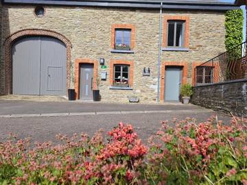 Gîte pour 6 personnes, avec vue dans Beausaint
