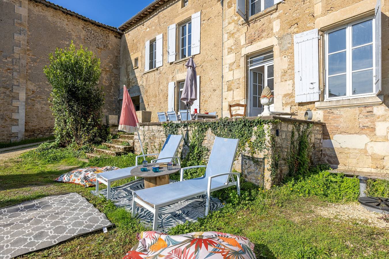 Gîte du Val d’Egray – Casa con encanto y jardín en Champdeniers in Champdeniers-Saint-Denis, Región de Niort