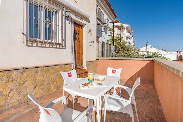 Apartamento entero, Apartamento 'Barranco' con vistas a la montaña, terraza compartida y Wi-Fi in Jérez del Marquesado, Geoparque de Granada