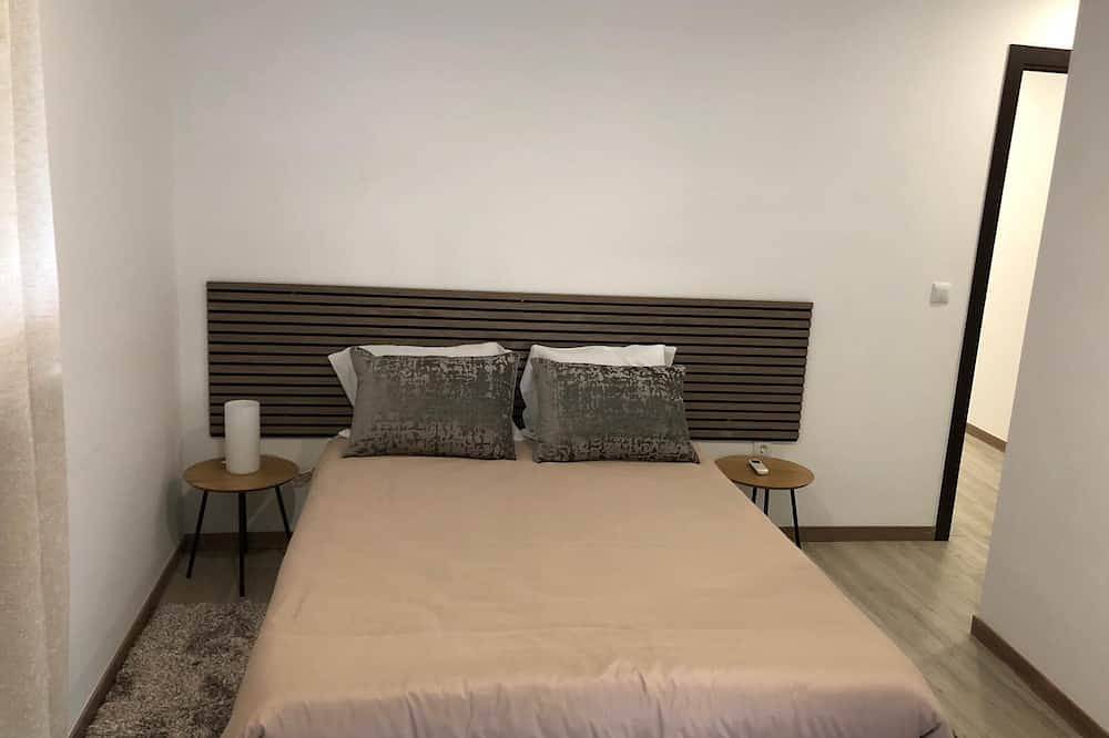 Charming 2-bedroom house with Ac and Wifi in lovely Rabal in Bragança, Parque Natural de Montesinho