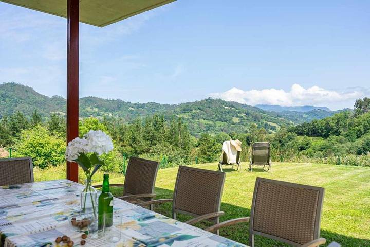 Casa rural para 6 personas, con vistas además de jardín y piscina en Comarca de la Sidra - 4