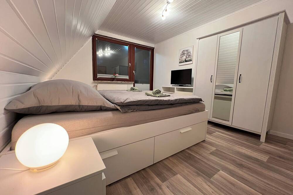 Nachhaltiger Urlaub im Cuxland: Haus „Naturblick“ mit Kicker, Dart & E-Ladesäule in Stinstedt, Cuxland
