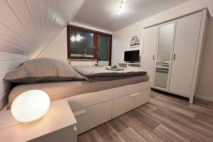 Haus „Naturblick“ mit Kicker, Dart, E-Ladesäule & Fasssauna, nachhaltiger Urlaub in Stinstedt, Cuxland