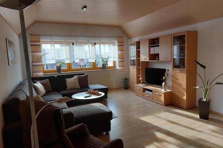 Ferienwohnung für 5 Personen, mit Balkon und Garten in Moosbach