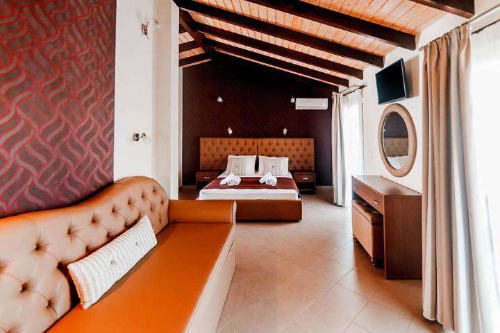 Hotel voor 4 personen, with tuin and terras as well as uitzicht in Parga
