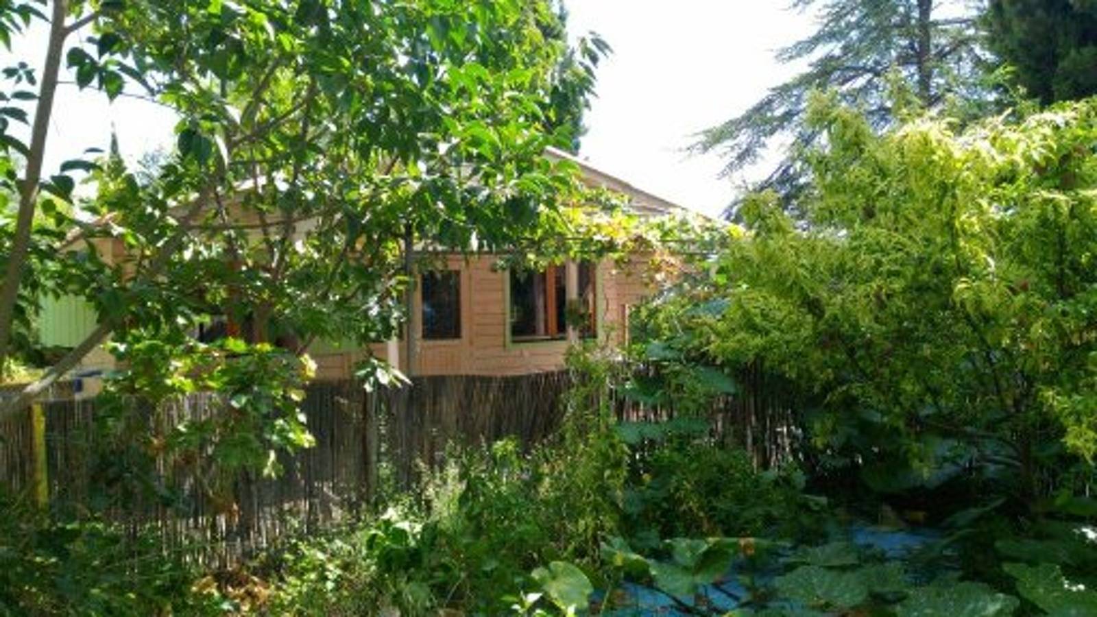 Chalet charmant à Poussan avec jardin privé et barbecue in Poussan, Côte d'Améthyste