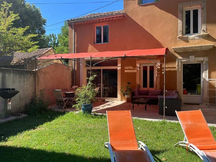 Location de vacances pour 10 personnes, avec Terrasse et Jardin ainsi que Piscine et Vue sur le lac à Cabannes - 4