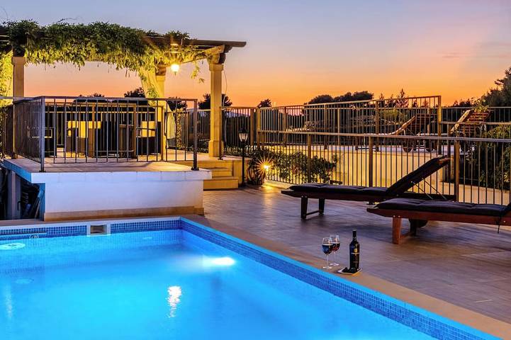 Villa für 16 Personen, mit Whirlpool und Garten - 1