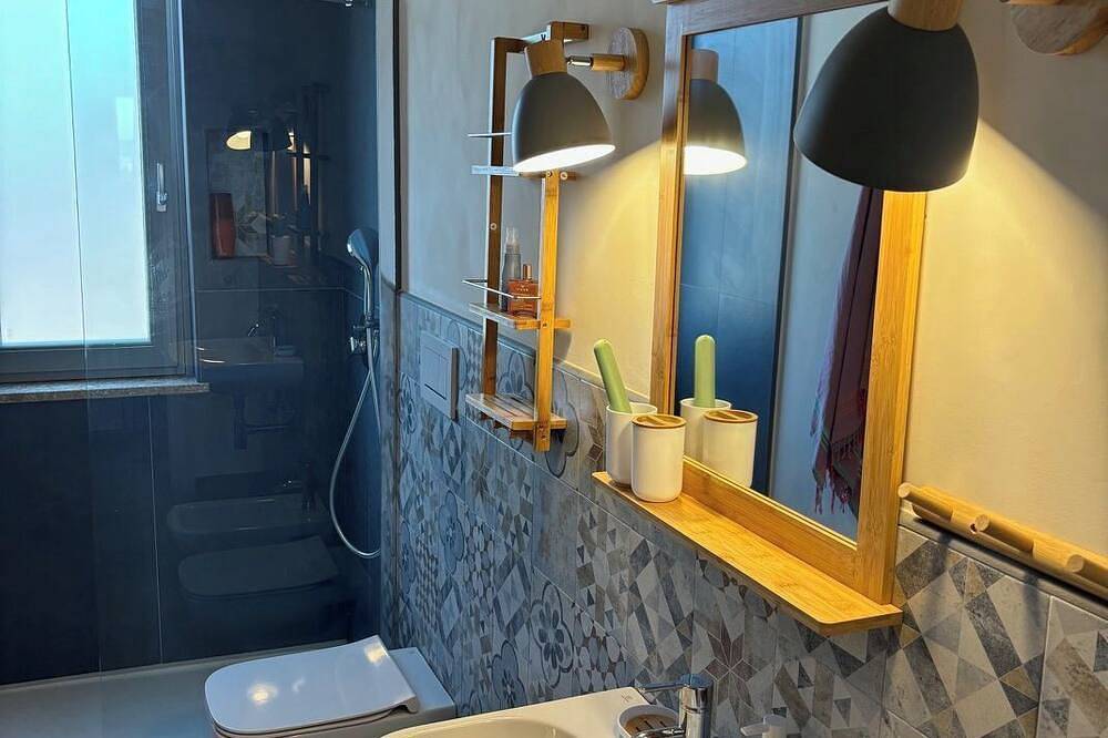 Ganze Wohnung, Queen-Zimmer mit Meerblick in Favignana Stadt, Favignana