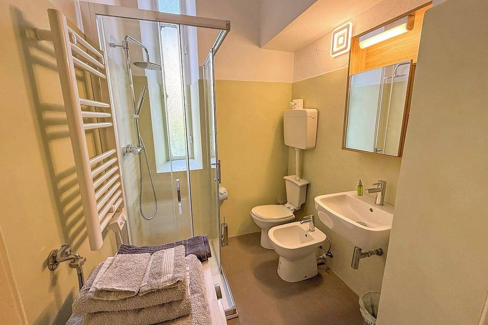 Ganze Wohnung, San Giusto Ferienwohnung mit Seeblick in Menaggio, Gemeinde Menaggio