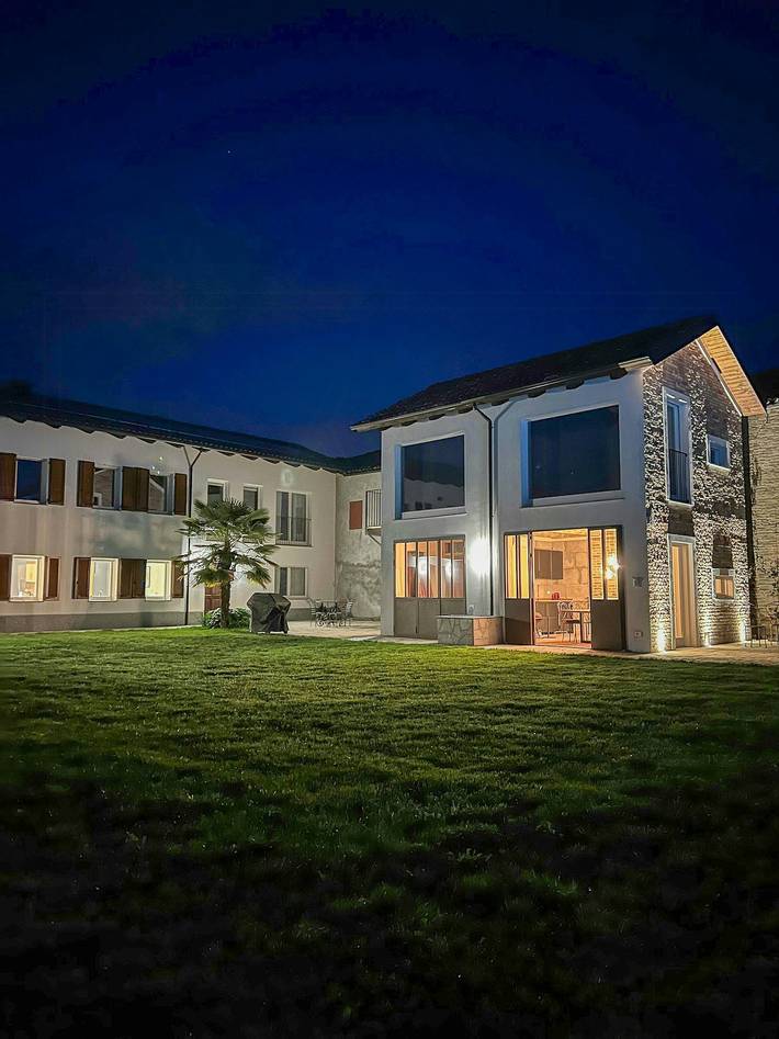 Villa del 1800 con vista su Langhe e Monte Viso in Castagnole delle Lanze, Langhe