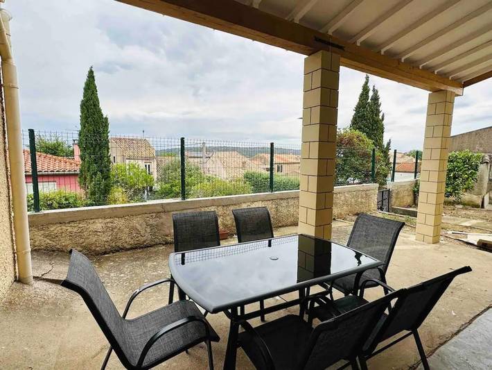 Gîte pour 5 personnes, avec jardin à Moux