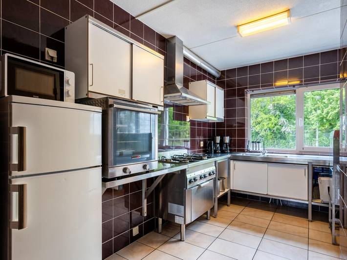 Bungalow für 36 Personen, mit Terrasse und Pool, kinderfreundlich in Drenthe - 4