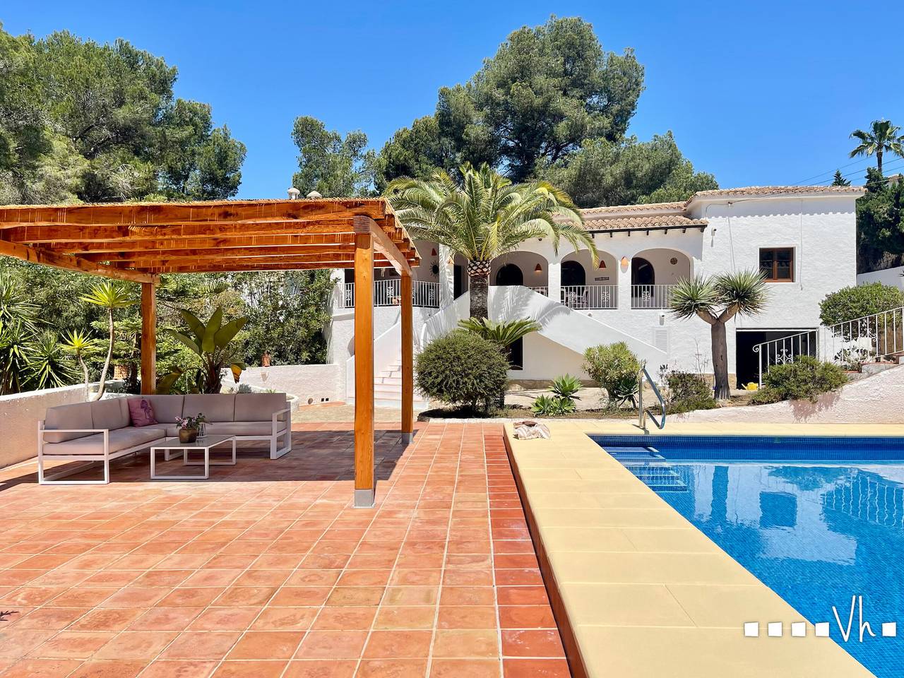 Spacious villa in Benissa with private pool, air conditioning, Wifi and parking in Benissa, Costa Blanca