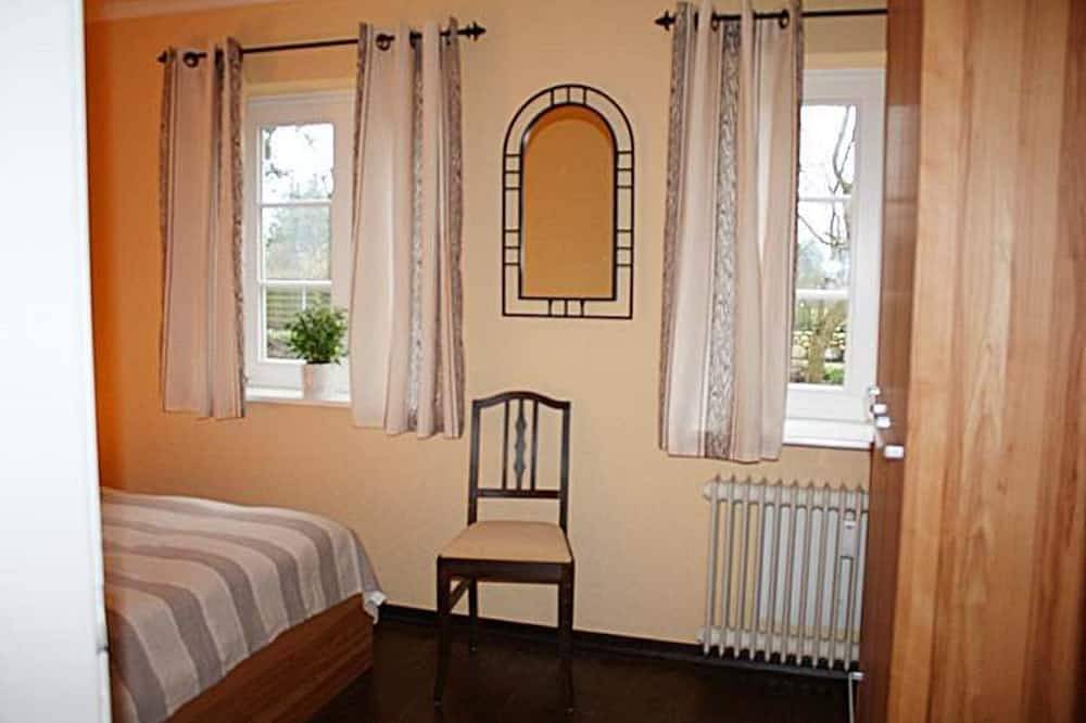 Ganze Wohnung, Ferienwohnung Am Meer in Bredland: Strandnah, Terrasse & Haustiere erlaubt in Greveling, Nieblum
