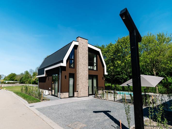 Ferienhaus für 10 Personen, mit Pool und Garten sowie Whirlpool, kinderfreundlich - 1