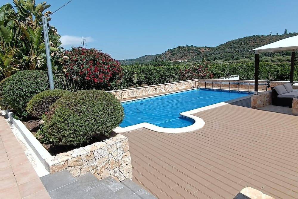 Villa with 3 bedrooms, 3 bathrooms, ac, wifi. Parking. in Silves, Faro Distrikt