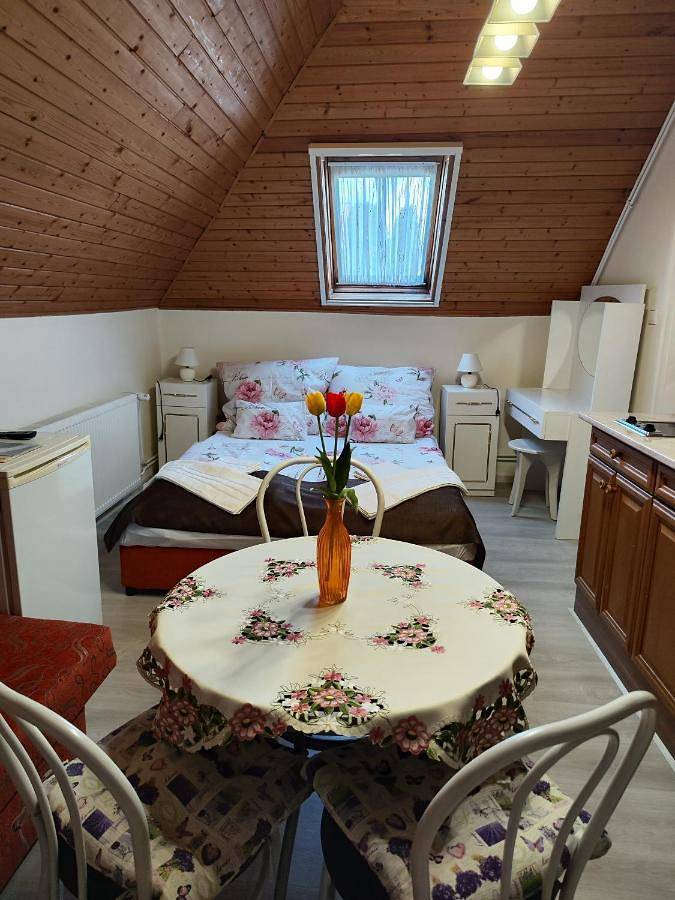 Ferienwohnung für 2 Personen, mit Garten und Pool sowie Ausblick und Kinderpool in Gyenesdias - 4