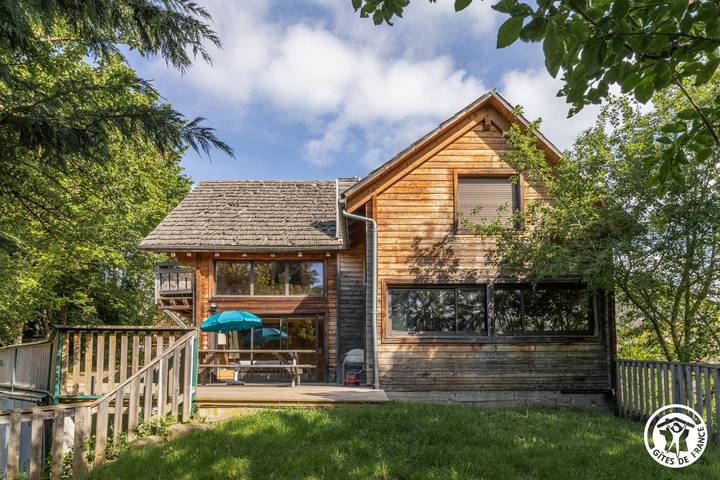 Gîte pour 10 personnes, avec jardin ainsi que vue et terrasse, animaux acceptés - 1