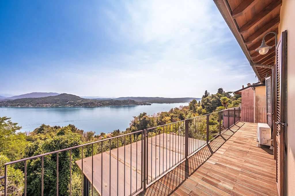 Villa für 14 Personen mit Garten in Arona Gemeinde, Lago Maggiore (Piemont)