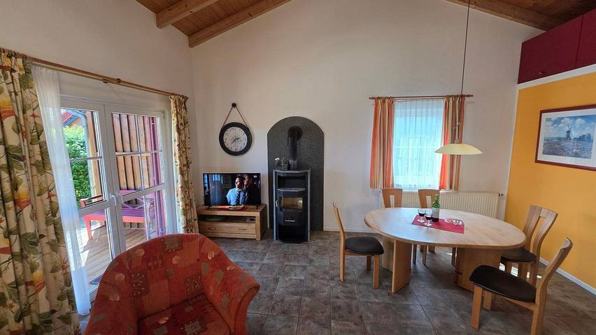Ferienhaus für 6 Personen, mit Terrasse und Garten sowie Seeblick in Jabel - 4