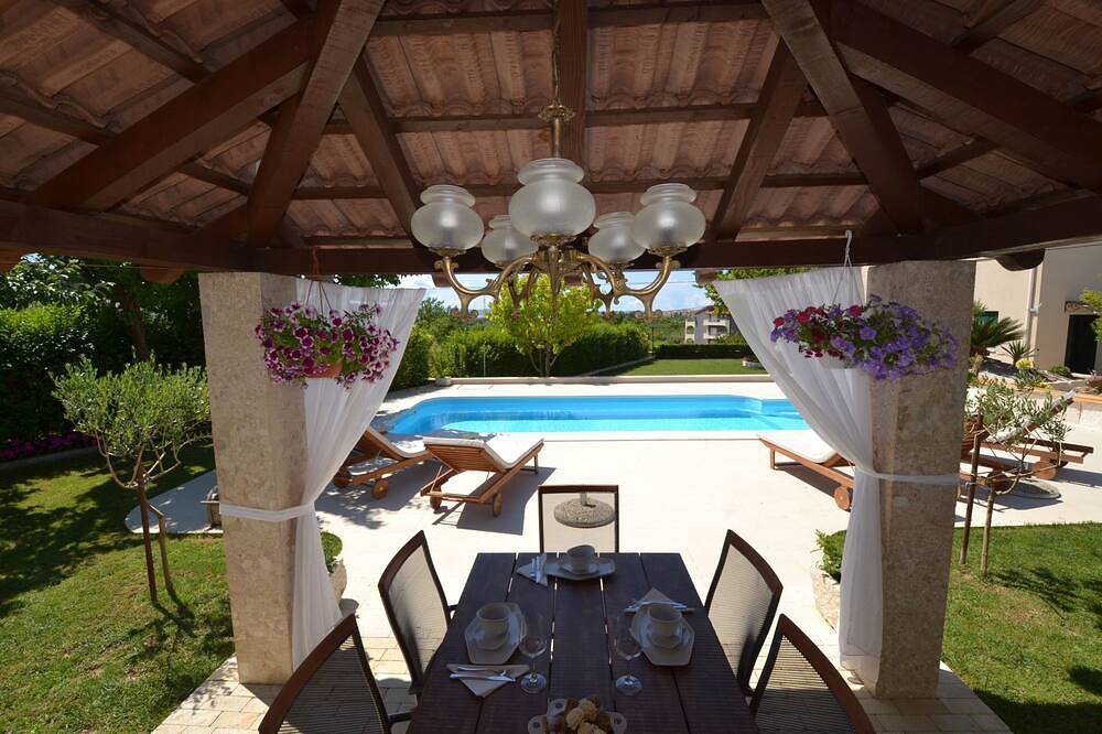 Casa vacanza a Žrnovnica a partire da 534€ a notte