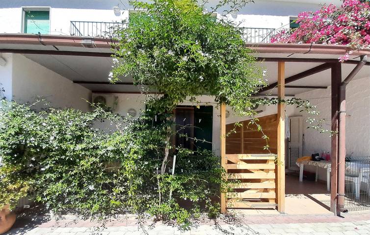 Holiday apartment for 6 people, with pool and terrace, with pets - 1