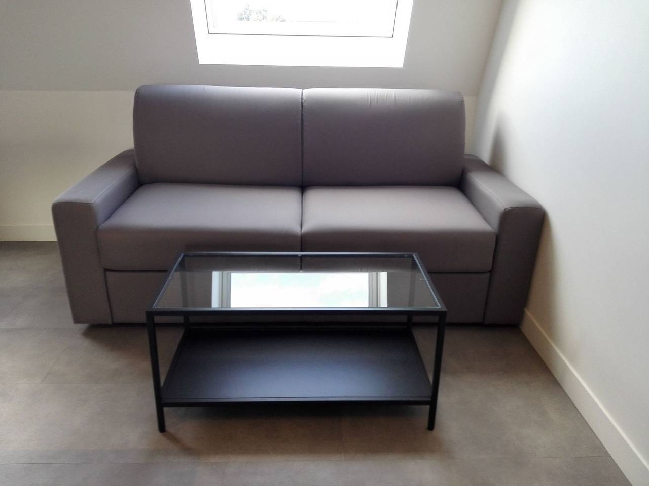 Appartement entier, Moderne Duplexwohnung mit Durchgang in der Nähe von Spa in Saint-Quentin, Aisne