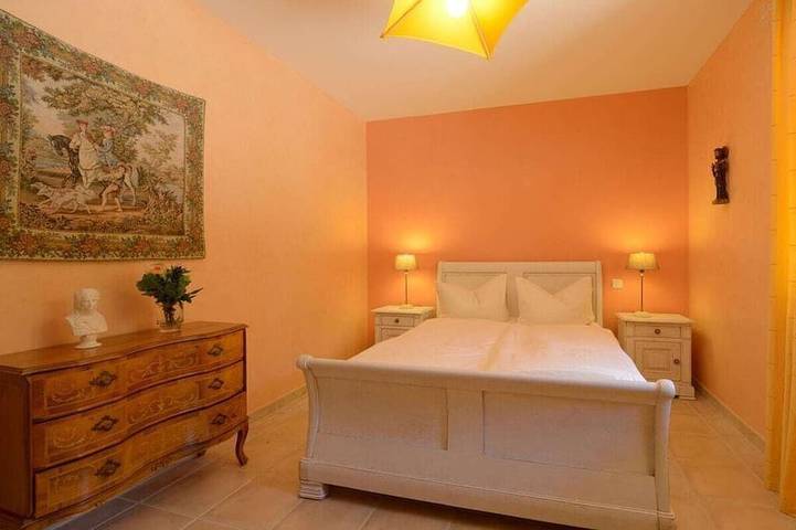 Location de vacances pour 6 personnes, avec terrasse et piscine, animaux acceptés à Beaumont-du-Périgord - 3