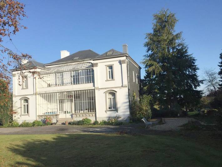 Location de vacances pour 16 personnes, avec jardin ainsi que vue et piscine dans Cul-des-Sarts - 3