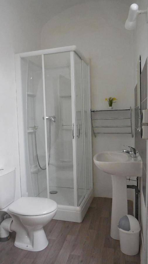 Location de vacances pour 10 personnes, avec terrasse et vue, animaux acceptés à Saint-André-de-Cruzières - 4