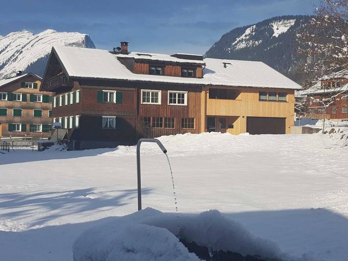 Ferienwohnung für 3 Personen, mit Balkon und Ausblick in Schoppernau
