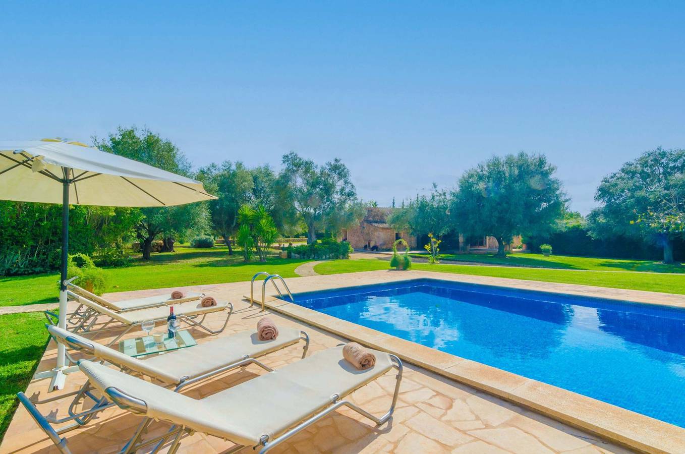 S'Era Nova - Beautiful villa with private pool surrounded by a beautiful garden. Free Wifi in Algaida, Majorca Center