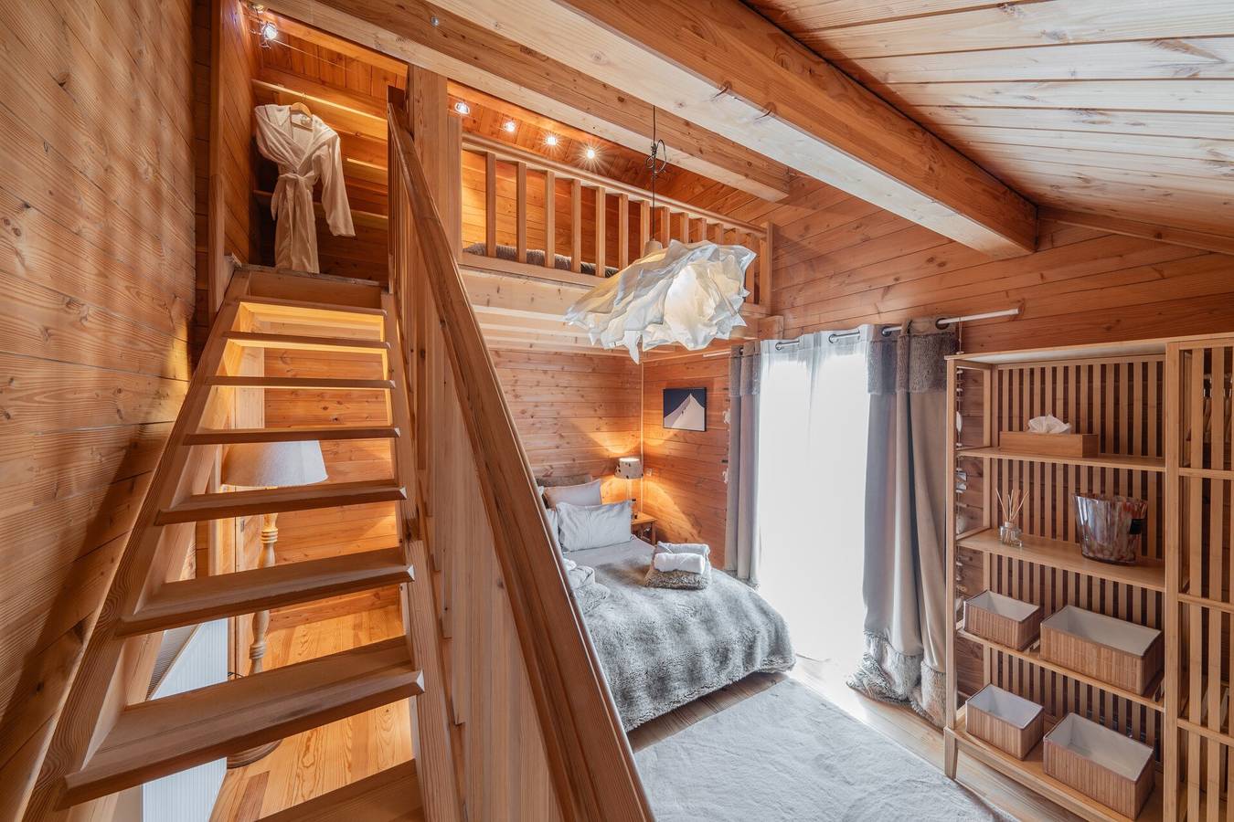 Maison d'hôtes 'Chambre Granon Au Datcha' avec vue sur la montagne, terrasse privée et Wi-Fi in Briançon, Serre Chevalier