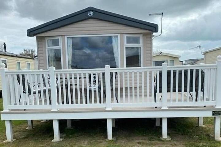 Glamping for 8 people, with balcony and pool in Camber Sands