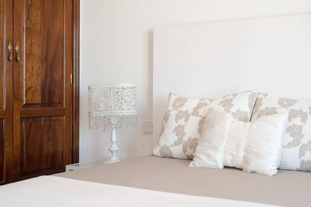 Luxe villa, zwembad, uitzicht op zee, A / C, barbecue, Wifi, tafeltennis in Conil, Tías