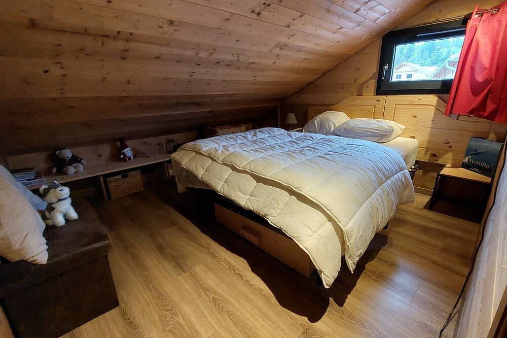 Haut jura semi-detached chalet in lamoura at the foot of the cross-country ski trails in Lamoura, Parc naturel régional du Haut-Jura