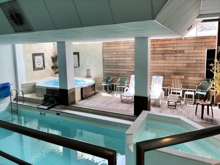 Chalet pour 4 personnes, avec piscine, adapté aux familles dans Gourette - 4