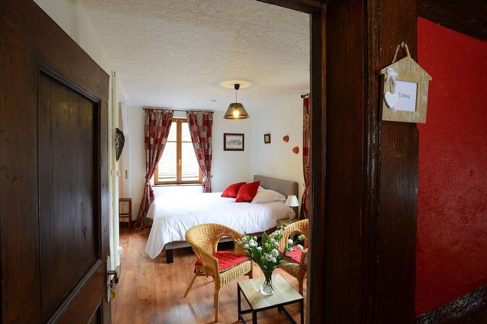 Entire apartment, Ribeauville city center - Gîte des Ménétriers, Le Tokay - Tripalsace in Ribeauvillé, Parc naturel régional des Ballons des Vosges