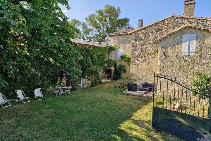 Gîte pour 4 personnes, avec jardin à Roynac