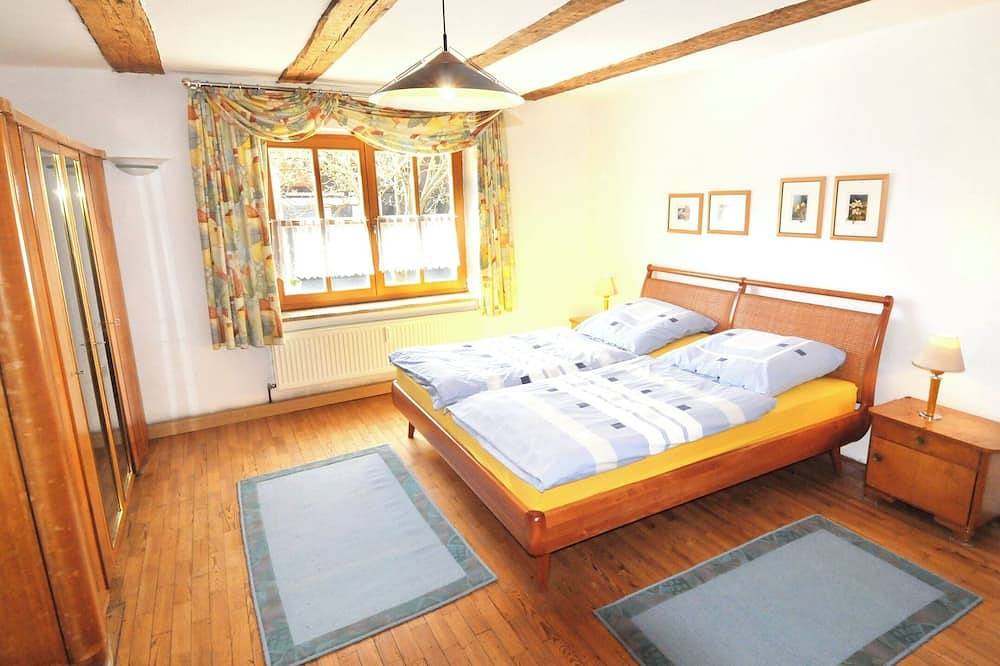 Ganze Wohnung, Ferienwohnung (70qm) im Erdgeschoss in Ipsheim, Steigerwald