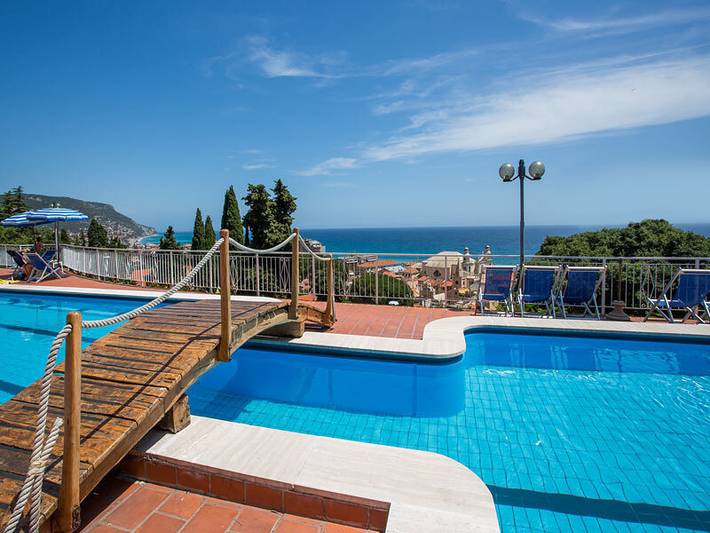 Entire apartment, Residence Sant'anna  Two-room Apartment 3 Pax in Pietra Ligure, Pietra Ligure Municipality