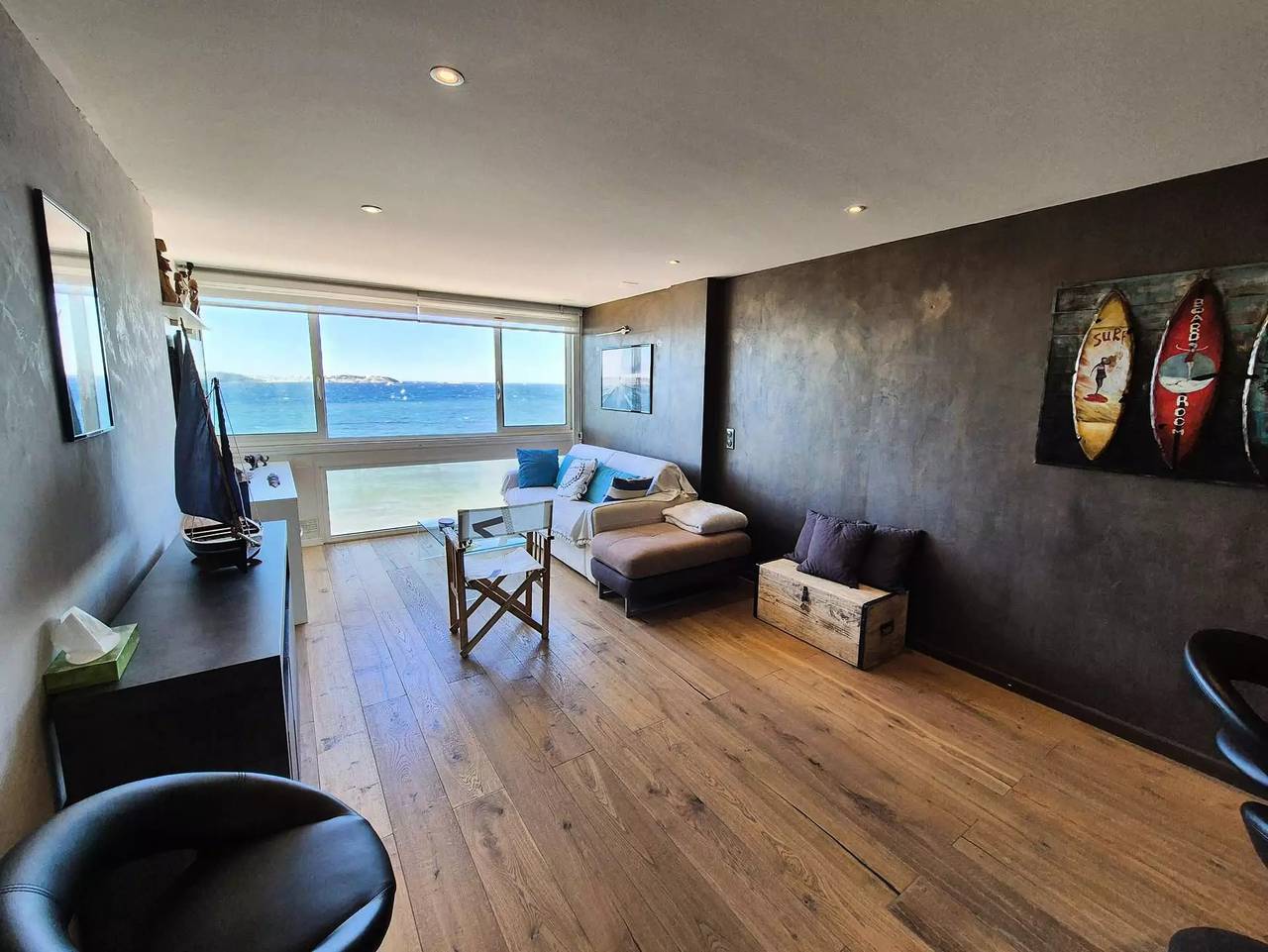 Appartement entier, A 40 m de la plage, climatisation, Wifi, vue mer, tout à pied in Le Brusc, Six-Fours-les-Plages