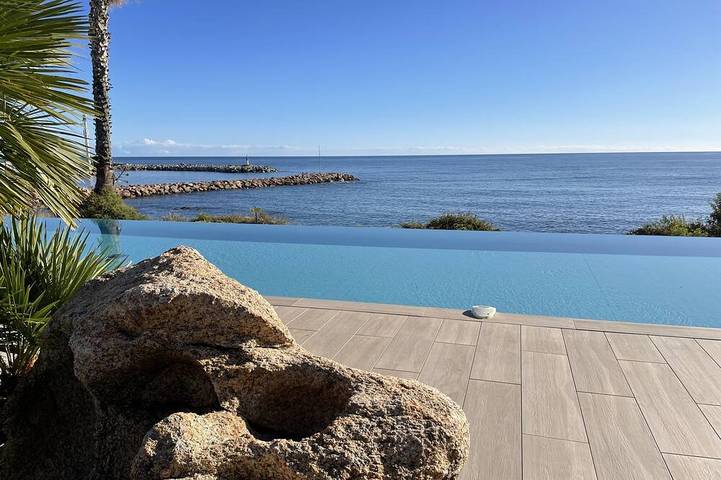 Appartement de vacances pour 2 personnes, avec jacuzzi ainsi que jardin et terrasse