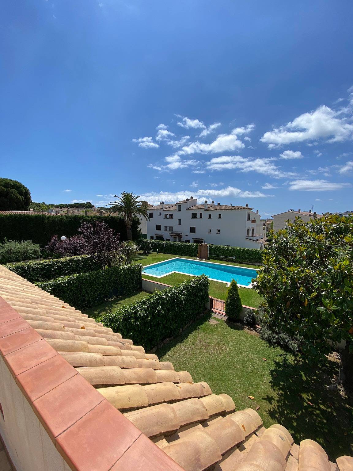 Apartamento entero, Apartamento 'Fantástico S'agaró' con piscina compartida, terraza privada y jardín compartido in S'Agaró, Platja d'Aro