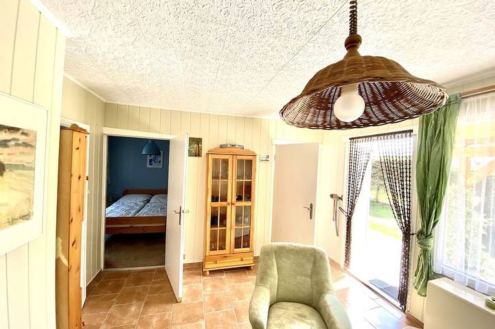 Bungalow für 4 Personen, mit Terrasse und Garten in Trassenheide - 2