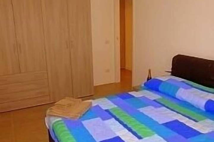 Gîte pour 4 personnes, avec terrasse et piscine à Lenno - 4