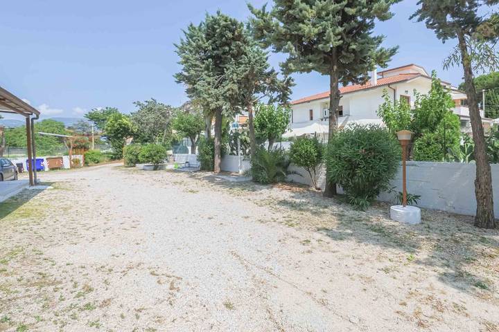 Ferienwohnung für 5 Personen, mit Balkon und Garten in Paestum - 4