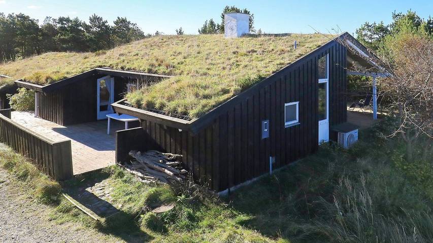 Ferieudlejning for 8 personer, med terrasse og sauna i Slettestrand